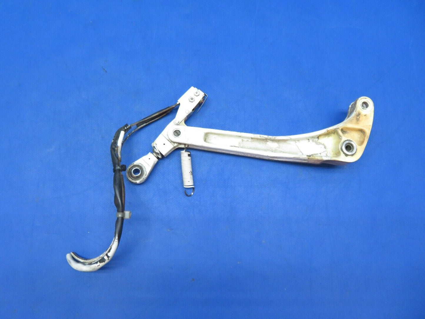 Cessna 310 / 310Q LH Bellcrank Assy MG Retract P/N 5041001-5 (0823-769)
