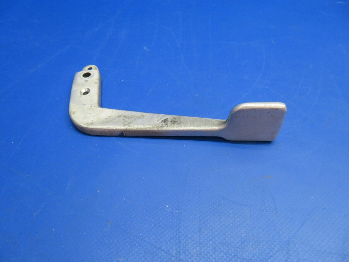 Cessna LWR Cabin Door Handle P/N 5111537-2 WEU 5111537-3 (1122-359)