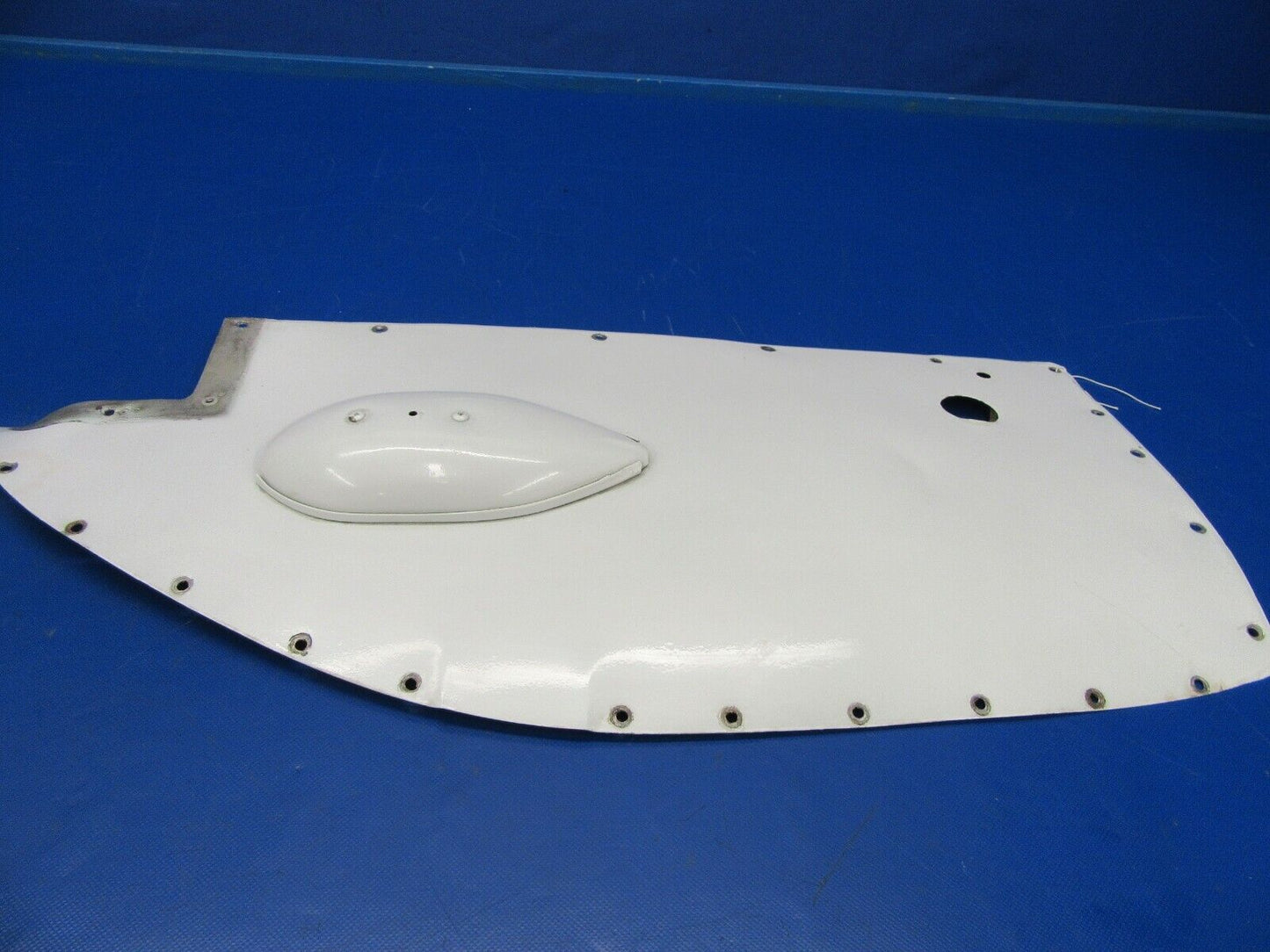 Cessna 310 Fairing Assy w/Shield Vent LWR RH Tip Fuel Tank 0823413-32 (0619-346)