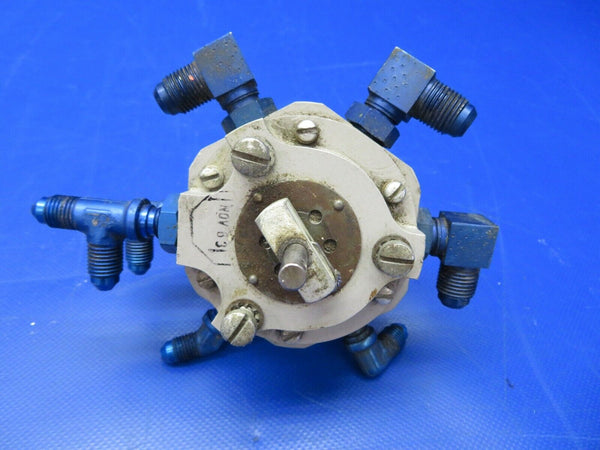 Beech Baron 95-B55 Fuel Selector Valve LH P/N HE825-2 (0620-540)