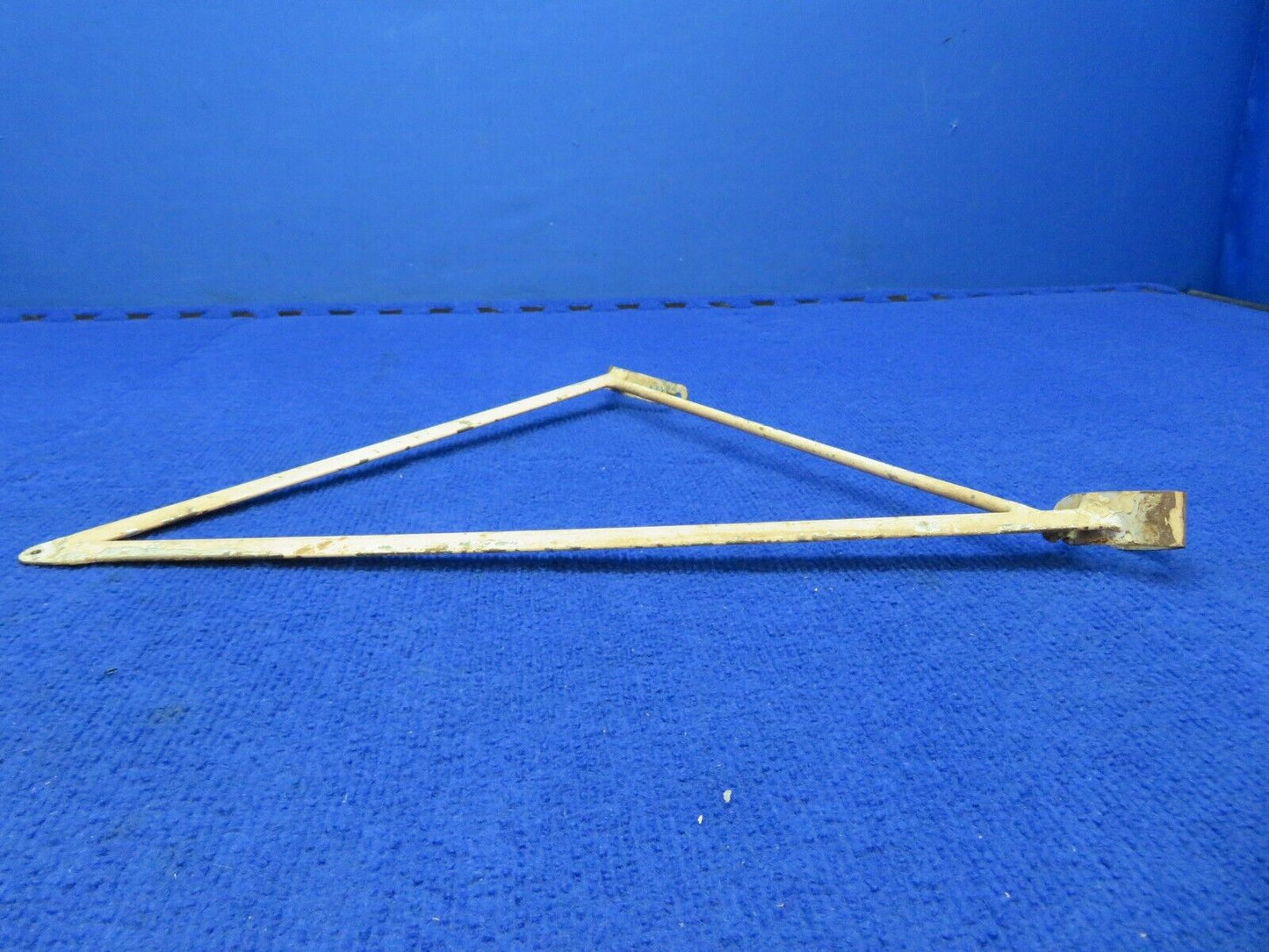 Cessna 120 Jury Struts LH and RH P/N 0422174 (0722-337)