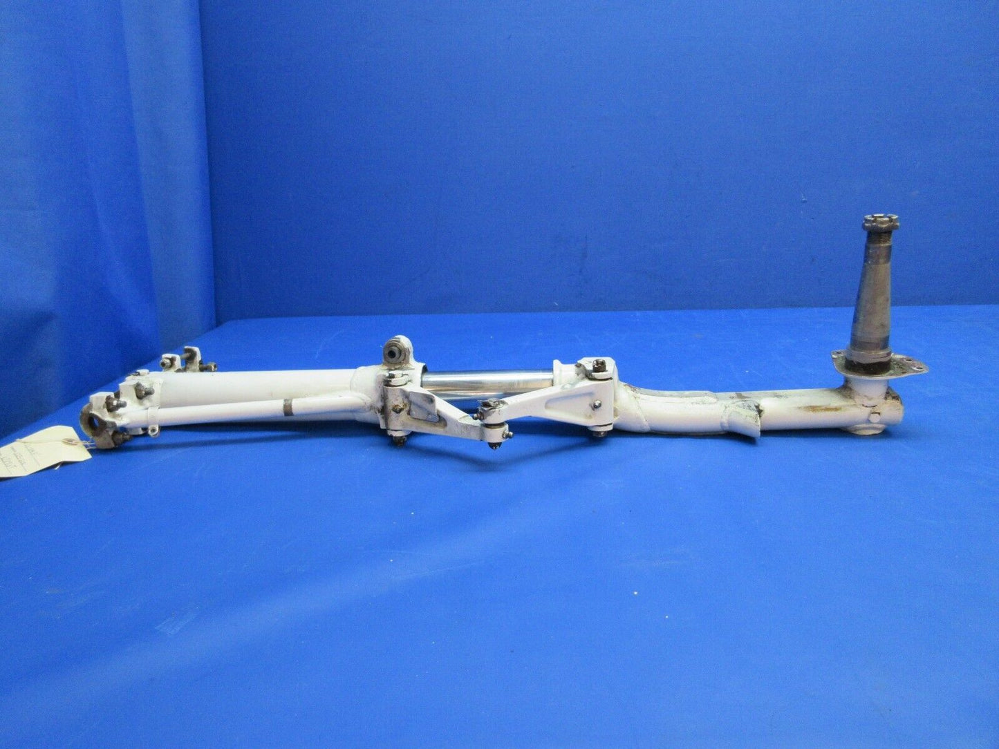Cessna 310 / 310I LH Main Gear Strut Assy w/ Truss P/N 0841000-109 (1023-702)