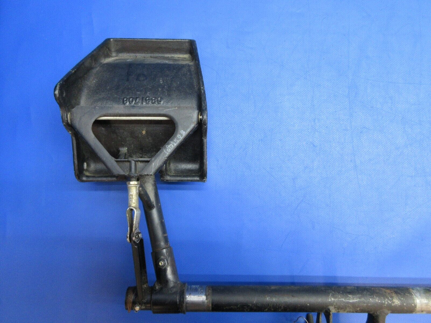 Cessna 310 / 310Q RH Rudder Pedal Torque Tube w/ Pedal P/N 0813018-16 (0823-732)