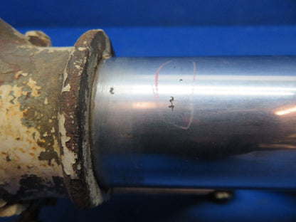 Early Cessna 310 / 310B RH Main Gear Assy P/N 0841000-96 FOR PARTS (1223-188)