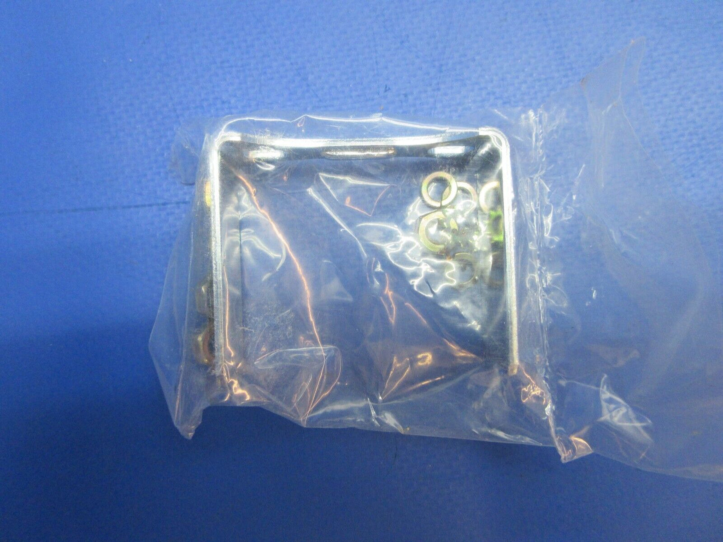 Stewart Warner Fuel Level Indicator 12V P/N 284M, 823835 NOS (0523-577)