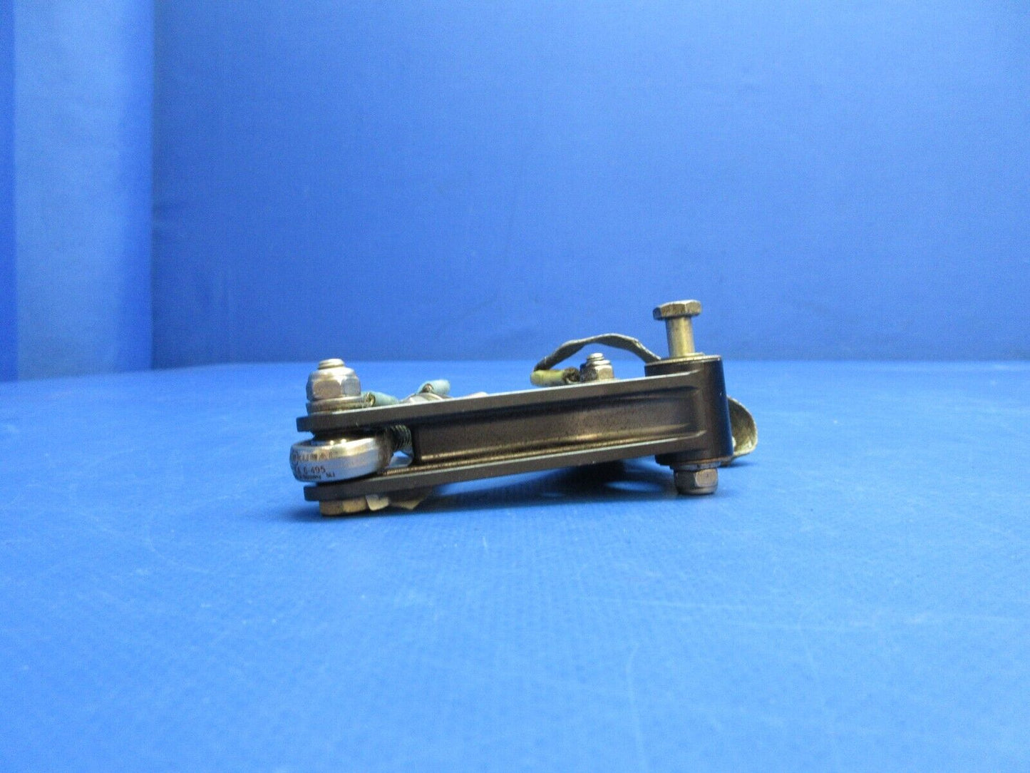 Diamond DA-42 Bellcrank Flap Assy w/ Rod P/N D60-2527-30-00_1 (0623-779)