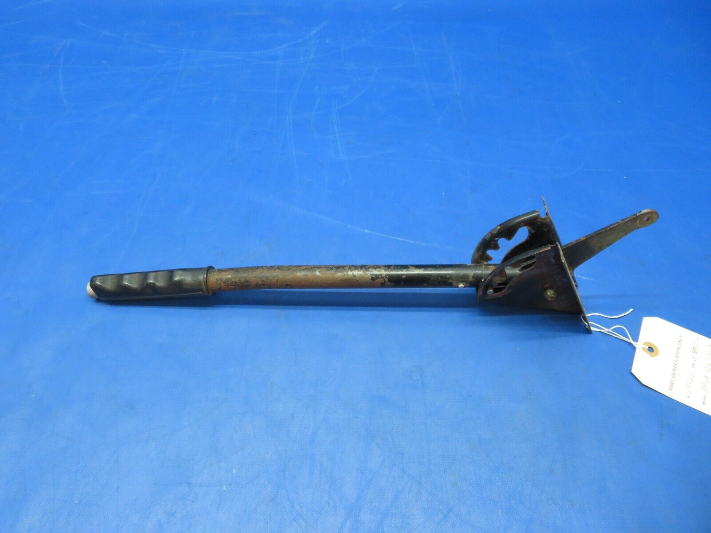 Piper PA-28-236 Dakota Flap Lever Handle Assy P/N 63782-04 (0623-696)