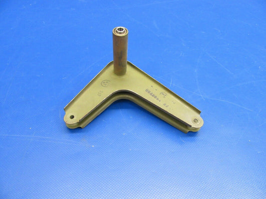 Cessna 310R Elevator Bellcrank Assembly P/N 0813081-22 (0219-318)