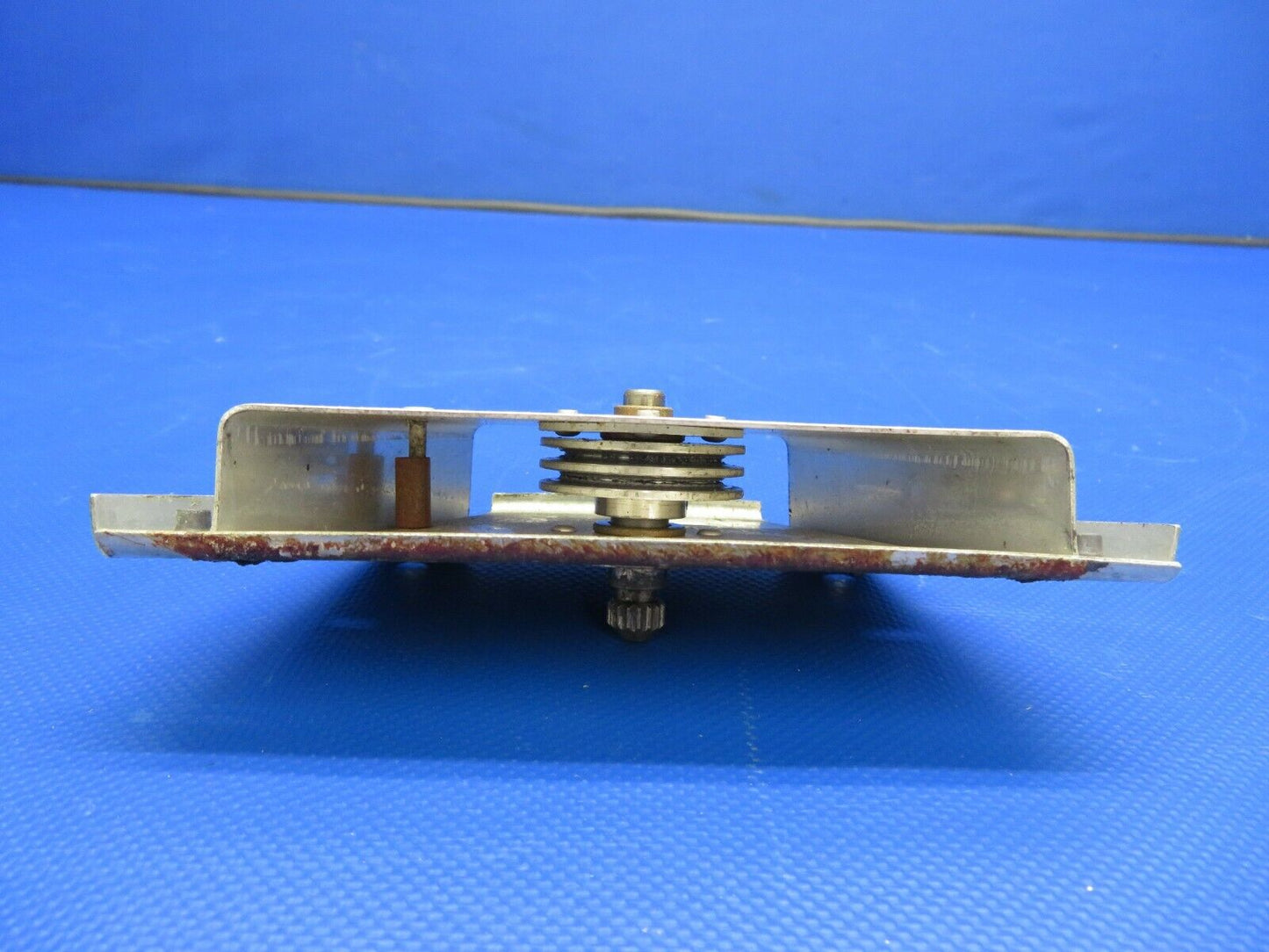 Piper PA-28-140 Trim Pulley Bracket Assy P/N 63219-00, 63219-000 (1220-354)