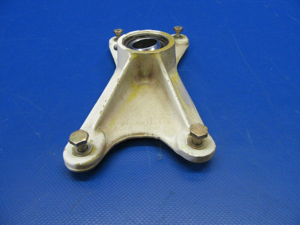 Piper PA-24-250 Comanche Main Gear Fitting Assy AFT RH P/N 20394-00 (1219-124)