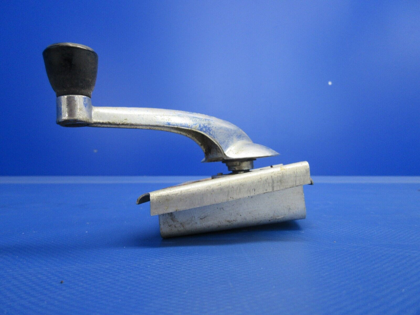 Piper Cherokee PA28 Stabilator Trim Crank P/N 464-023 (0224-1114)