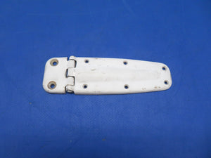 Cessna 150 / 150L LH LWR Cabin Door Hinge Assy P/N 0413426-4 (0823-596)