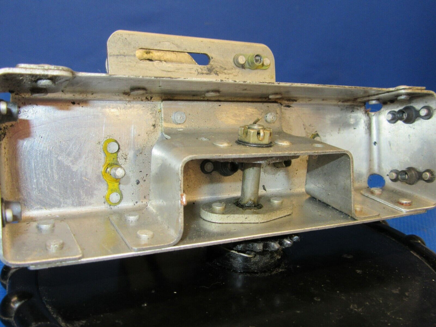 Cessna P210N  Wheel & Gear Box Rudder Trim 1261466-1 (0919-75)