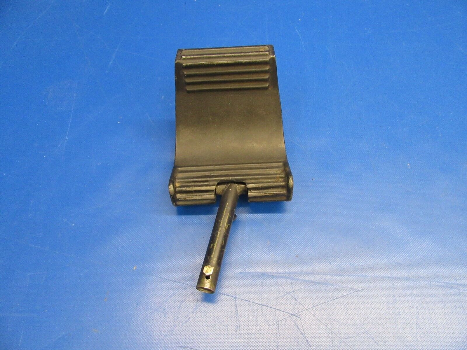 Cessna 310 310R Rudder Pedal LH Co-Pilot P/N 0861706-1 (0319-153)