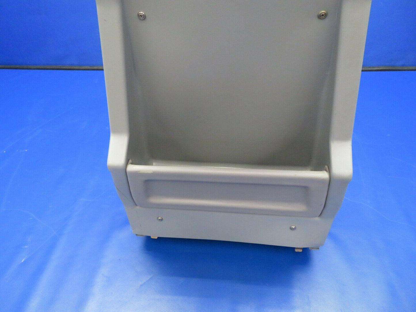 Piper PA-32R-300 Lance Seat Center Rear Facing Passenger P/N 37799-10 (0121-117)