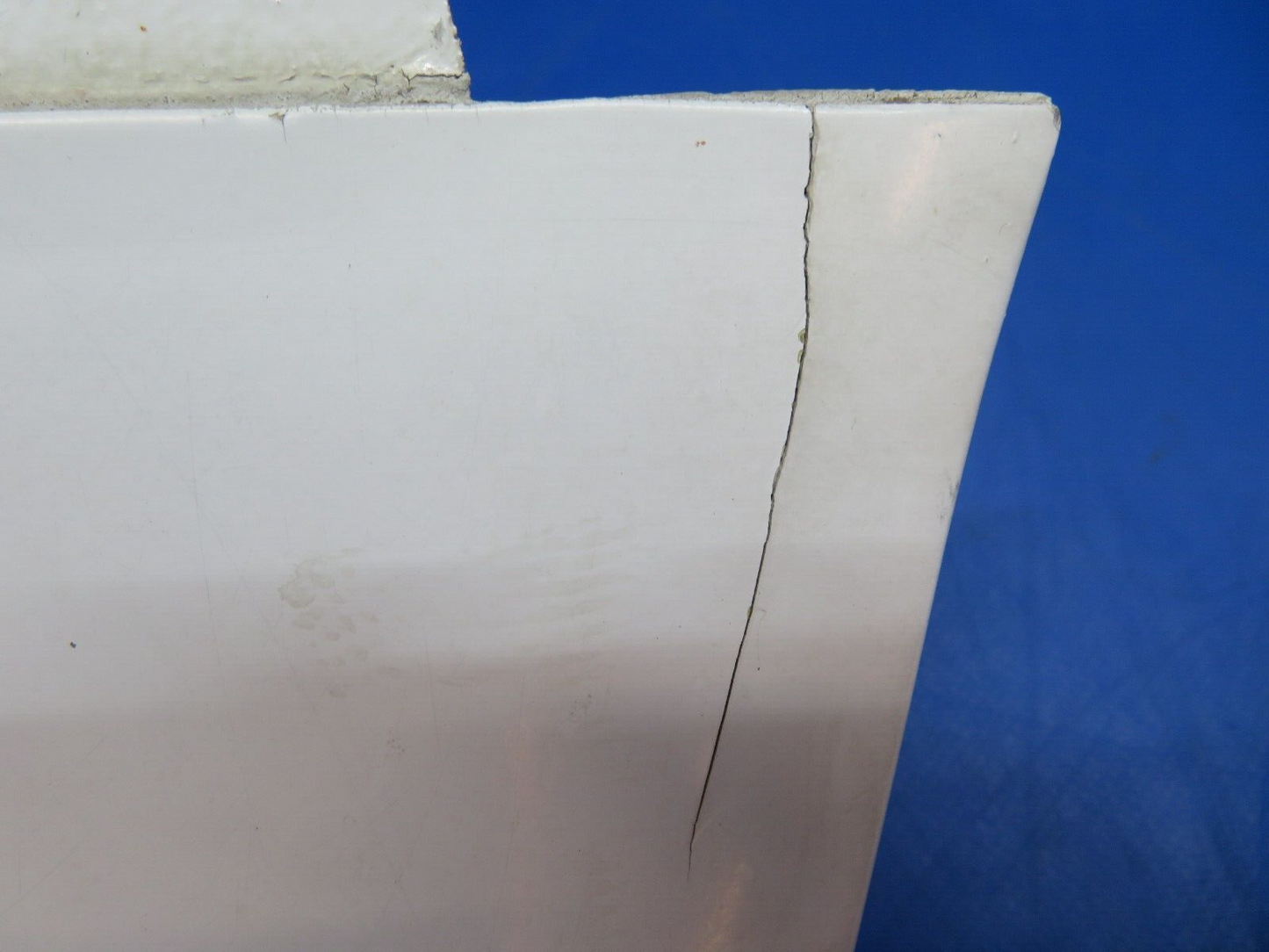Piper Aerostar 602P Wing Tip Assy Left Hand w/ Lens P/N 200102-901 (0123-669)