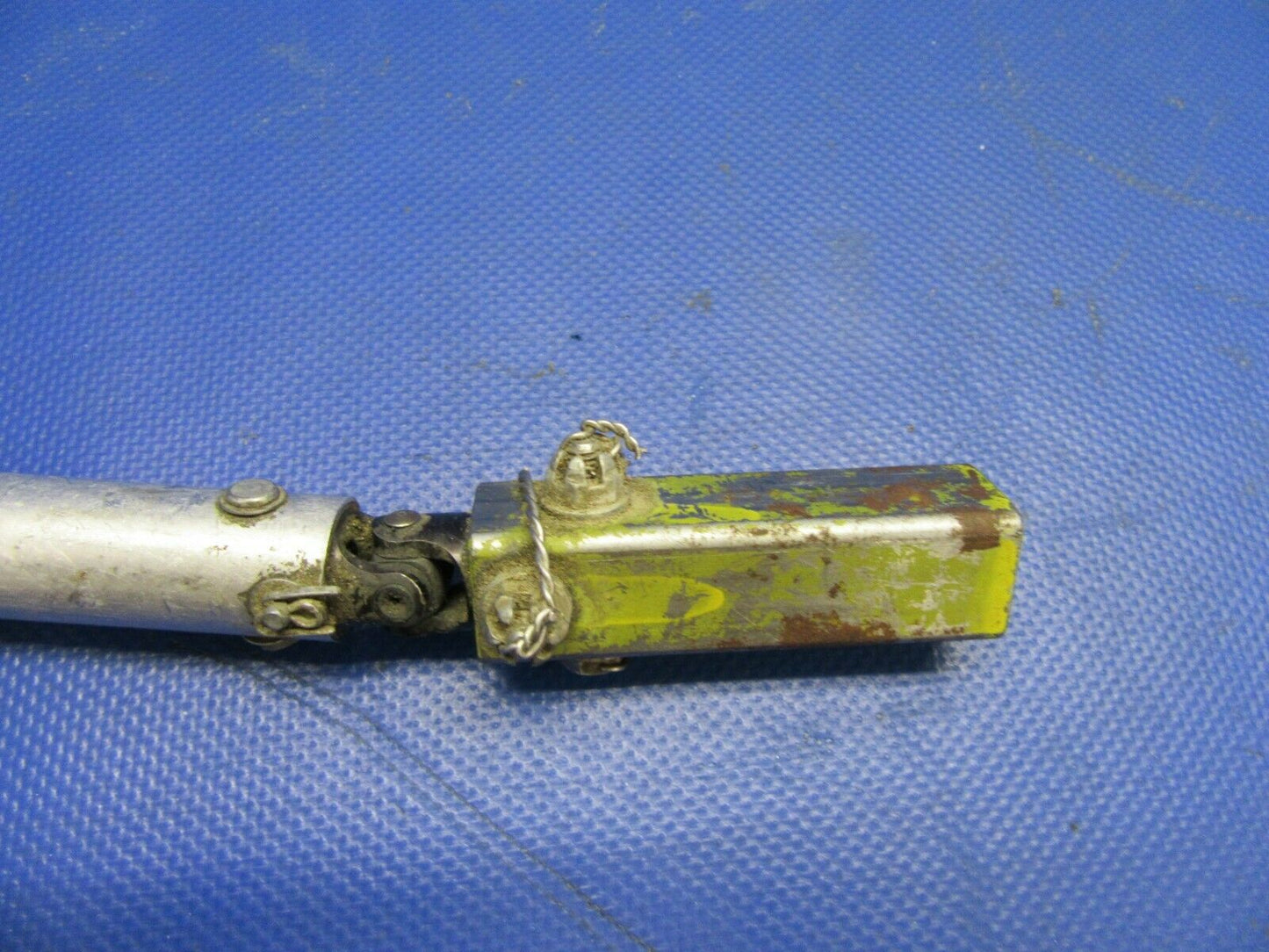 Mooney M20 Slip Joint Trim Control P/N 740029-000 (0821-523)