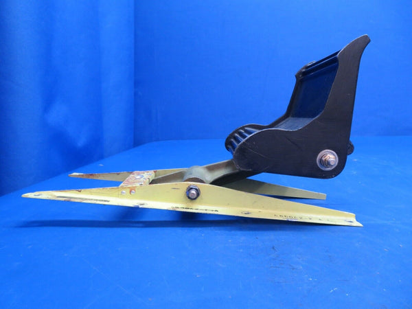 Piper Aerostar 602P Co-Pilot LH & RH Rudder Pedal Assy P/N 600039-01 (0123-701)