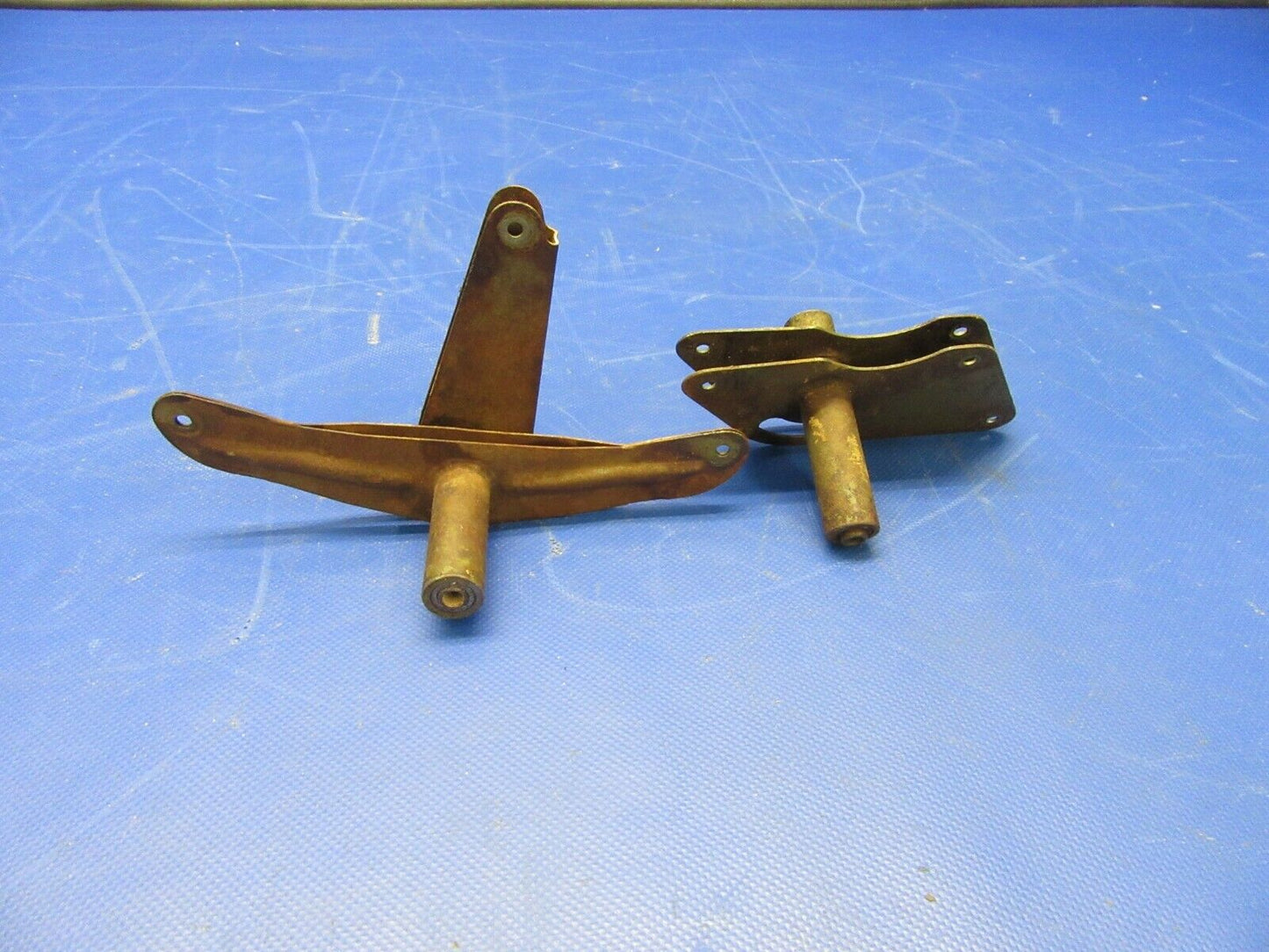 Cessna 172C Skyhawk Bellcrank Aileron & Bellcrank Flap LH P/N 0523223 (0821-392)