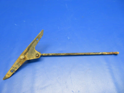 Piper Cherokee PA-28-140 Aileron Bellcrank RH P/N 62771-02 (1220-386)