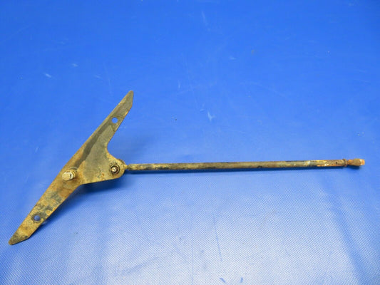 Piper Cherokee PA-28-140 Aileron Bellcrank RH P/N 62771-02 (1220-386)