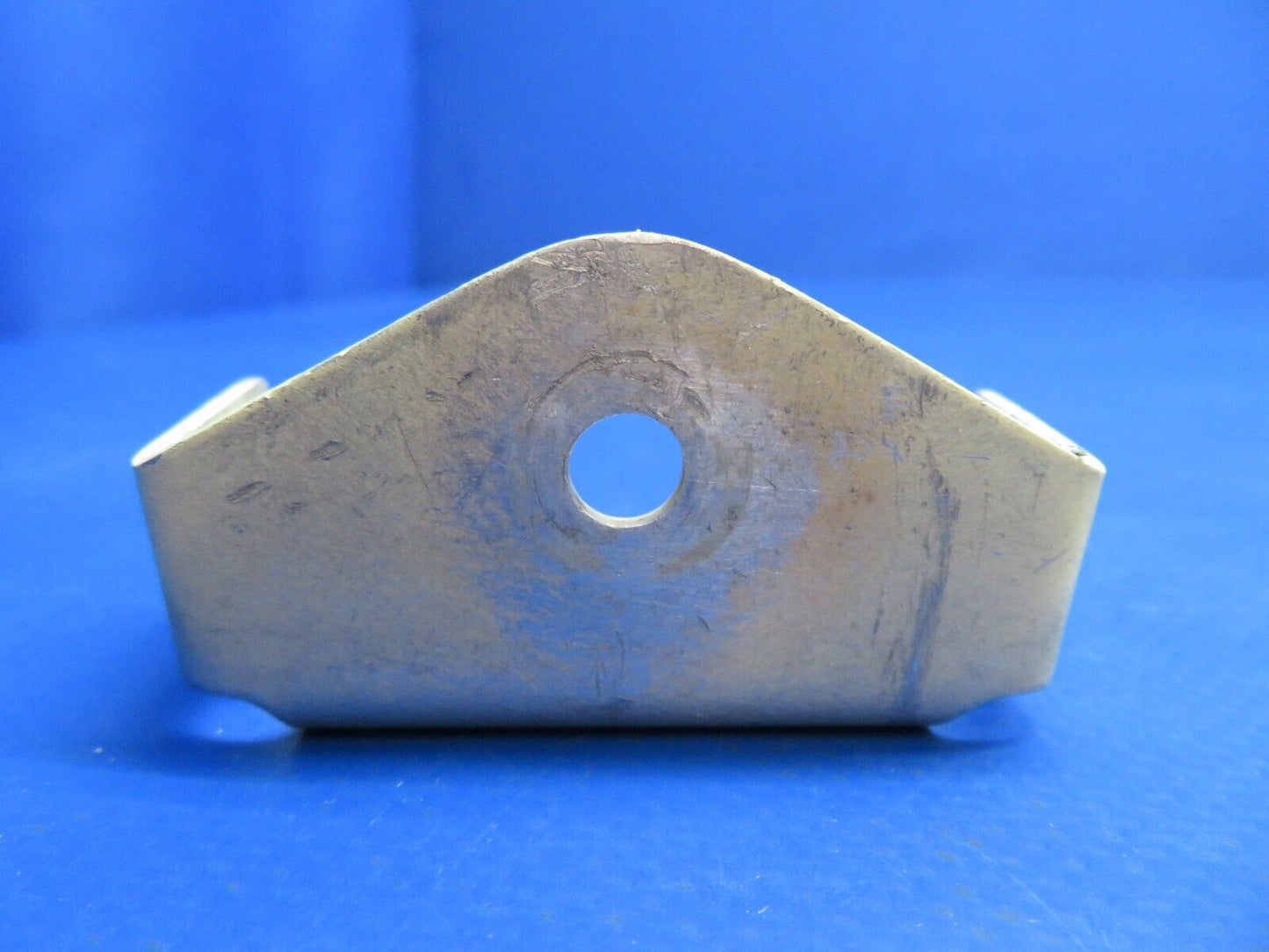 Cessna 182 Bracket Hinge Middle P/N 0732100-4 (1122-664)