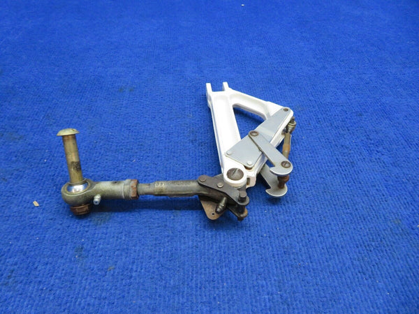 Piper PA-28R-200 Main Gear Truss Assy Link LH P/N 67025-05 (0822-462)