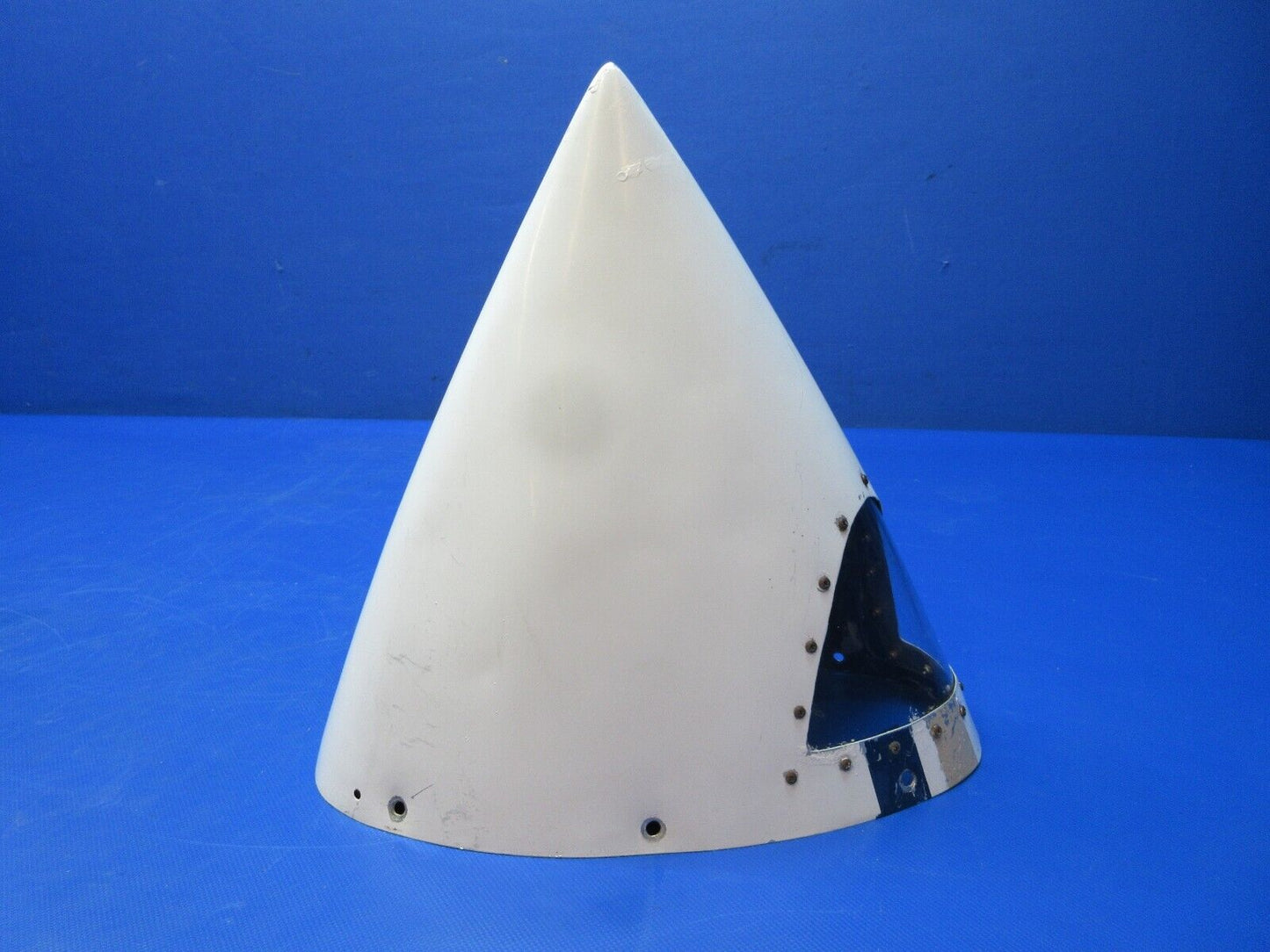 Cessna 401 / 401A LH Tip Tank Nose Cap Assy P/N 0823411-215 (0124-1414)
