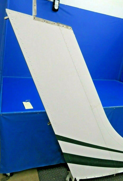 Cessna 182P / 182 Vertical Fin 1231000-23, 1231000-24 (0320-41)
