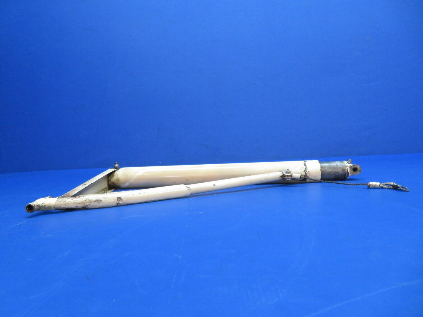 Aeronca 7AC /  11AC Oleo Frame & Strut P/N 3-433, 4-541 FOR PARTS (0423-60)