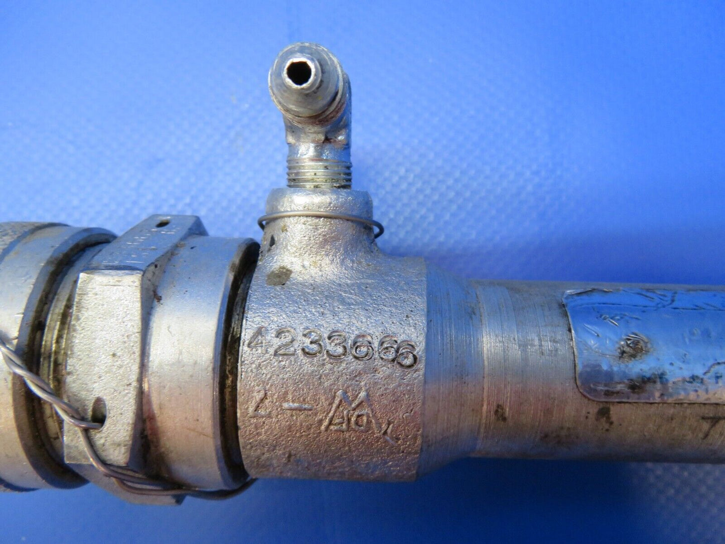 Boeing Hydraulic Actuating Cylinder P/N 4233666 (0922-498)