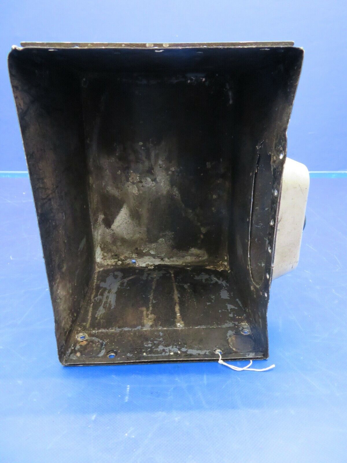 1964 Beech Baron 95-B55 Battery Box P/N 96-410006-19 (0620-565)