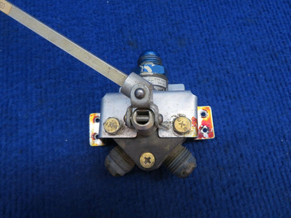 Cessna 172 Fuel Selector Valve P/N 9851067-4 CORE (0622-51)