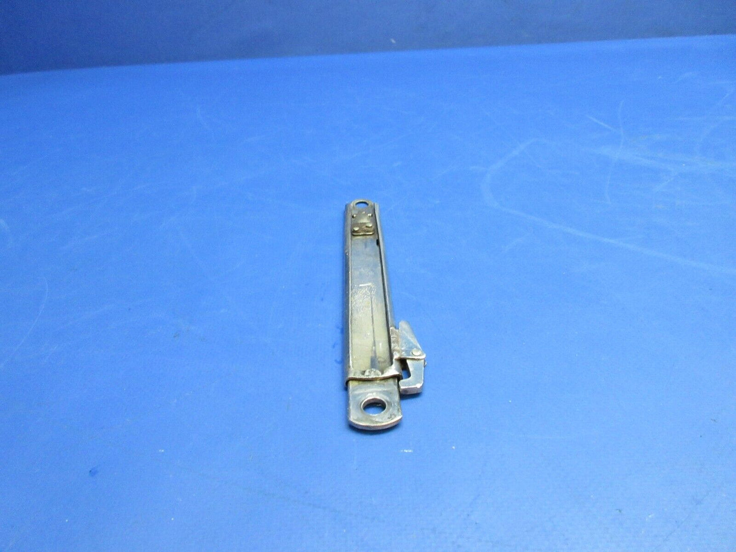 Cessna 401 Door Stop Assy P/N 5211183-1, 5211183-2 (0523-479)