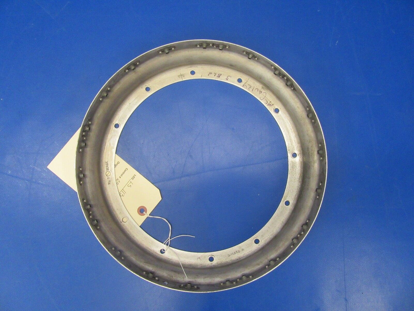 Piper PA-28 McCauley Bulkhead 3 Bladed Prop P/N 76923-302 (0518-54)