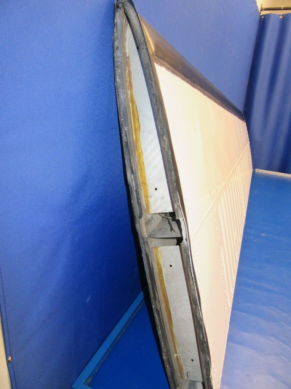 Beech Baron 95-B55 Horizontal Stabilizer RH P/N 95-620010-634 (0118-233)
