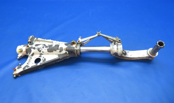 Beech 95-B55 Baron Nose Gear Assy P/N 35-825196-696 (0623-433)