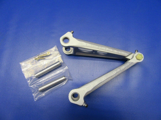 1956 Beech 35 Upper & Lower Torque Knee Assy 45-815011-6, 45-815015-6 (1120-226)