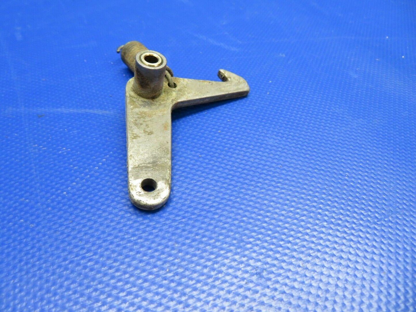 1960 Cessna 210 Latch Assy Main Gear Door RH P/N 1241024-2 (0221-192)