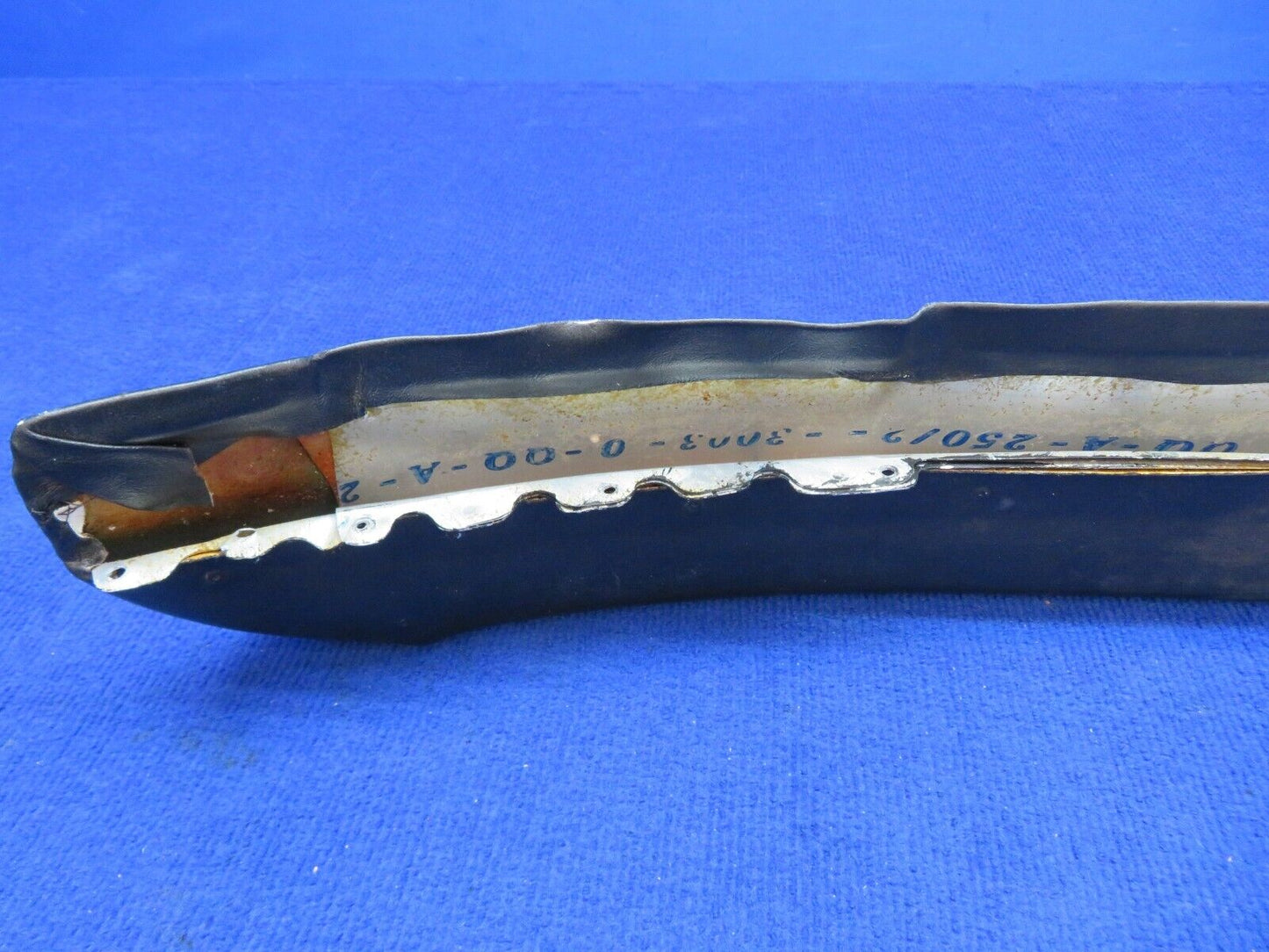 Piper PA-28R-200 Arrow Glareshield Assy P/N 99952-00 (0822-444)