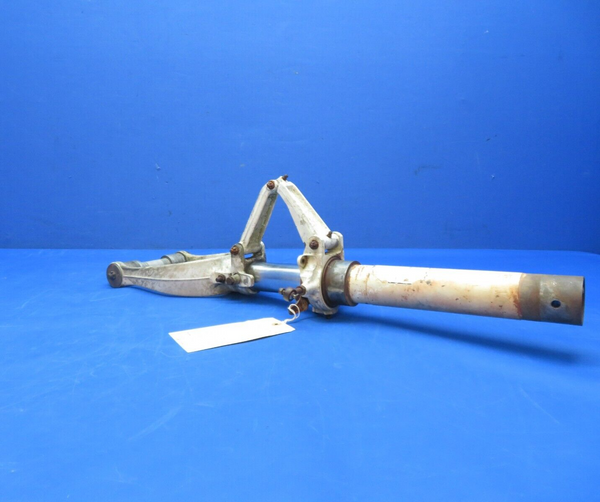 Cessna 150 / 150L Nose Gear Strut Assy w/ Axle  P/N 0442504-13 (0823-696)