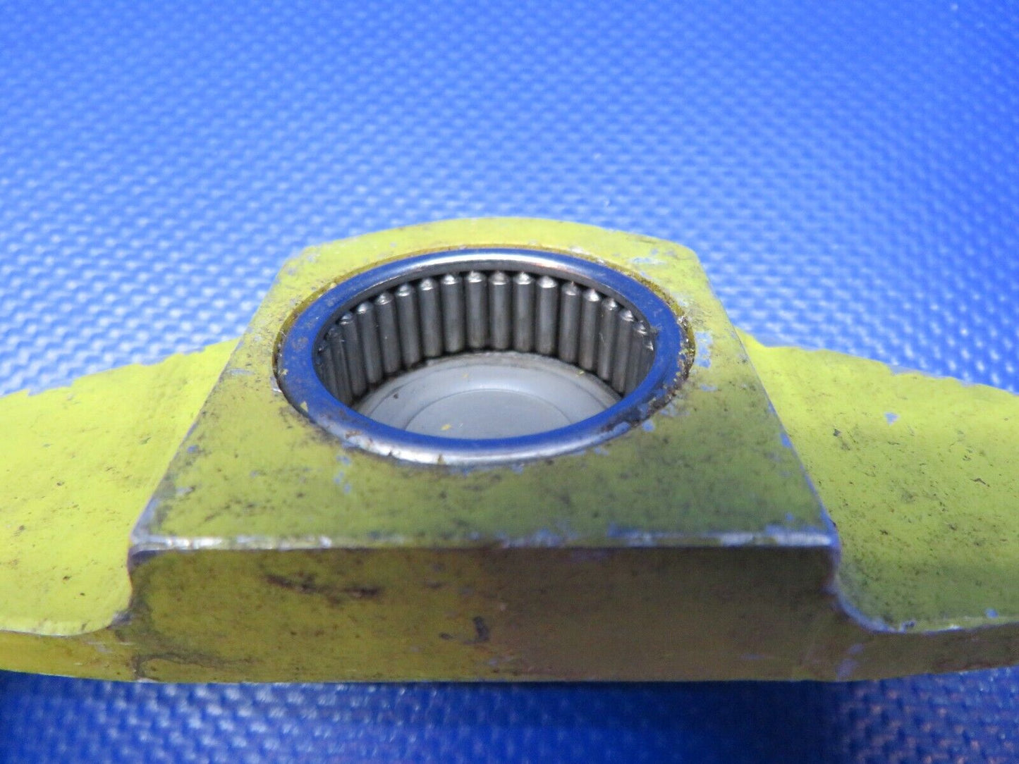 Piper PA-24-180 Bracket Assy Gear Retract Tube P/N 21041-00 (1223-243)