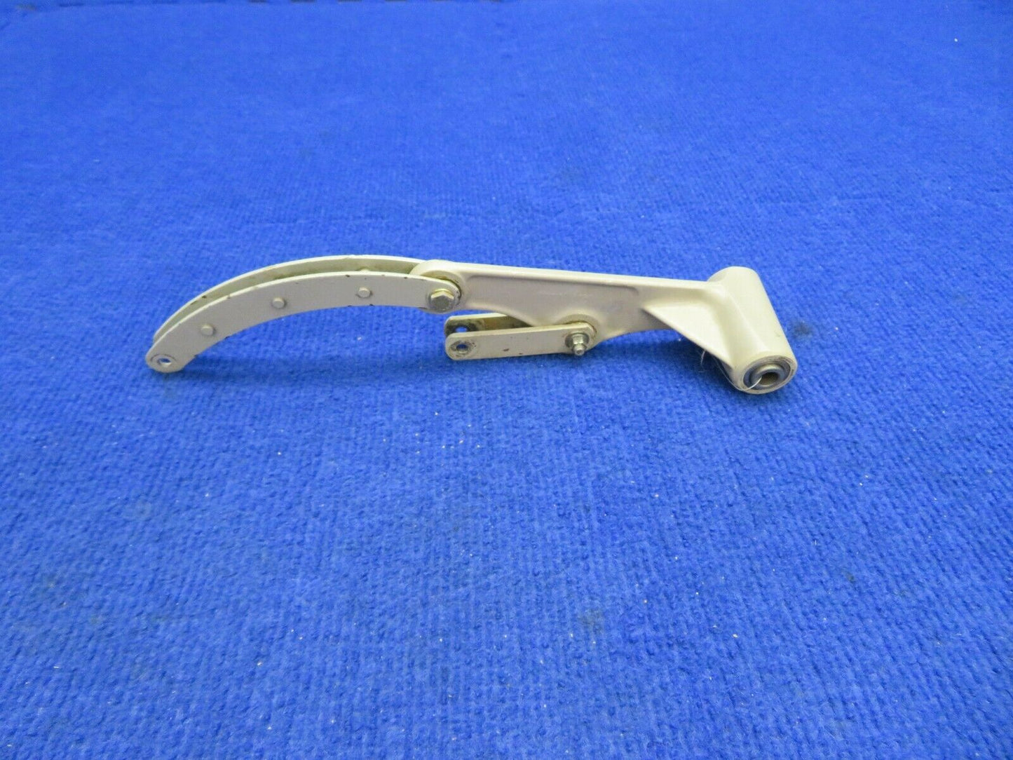 Cessna 310 / 310R Rocker Arm Bellcrank LH w/ Link P/N 0841104-3 (0422-368)