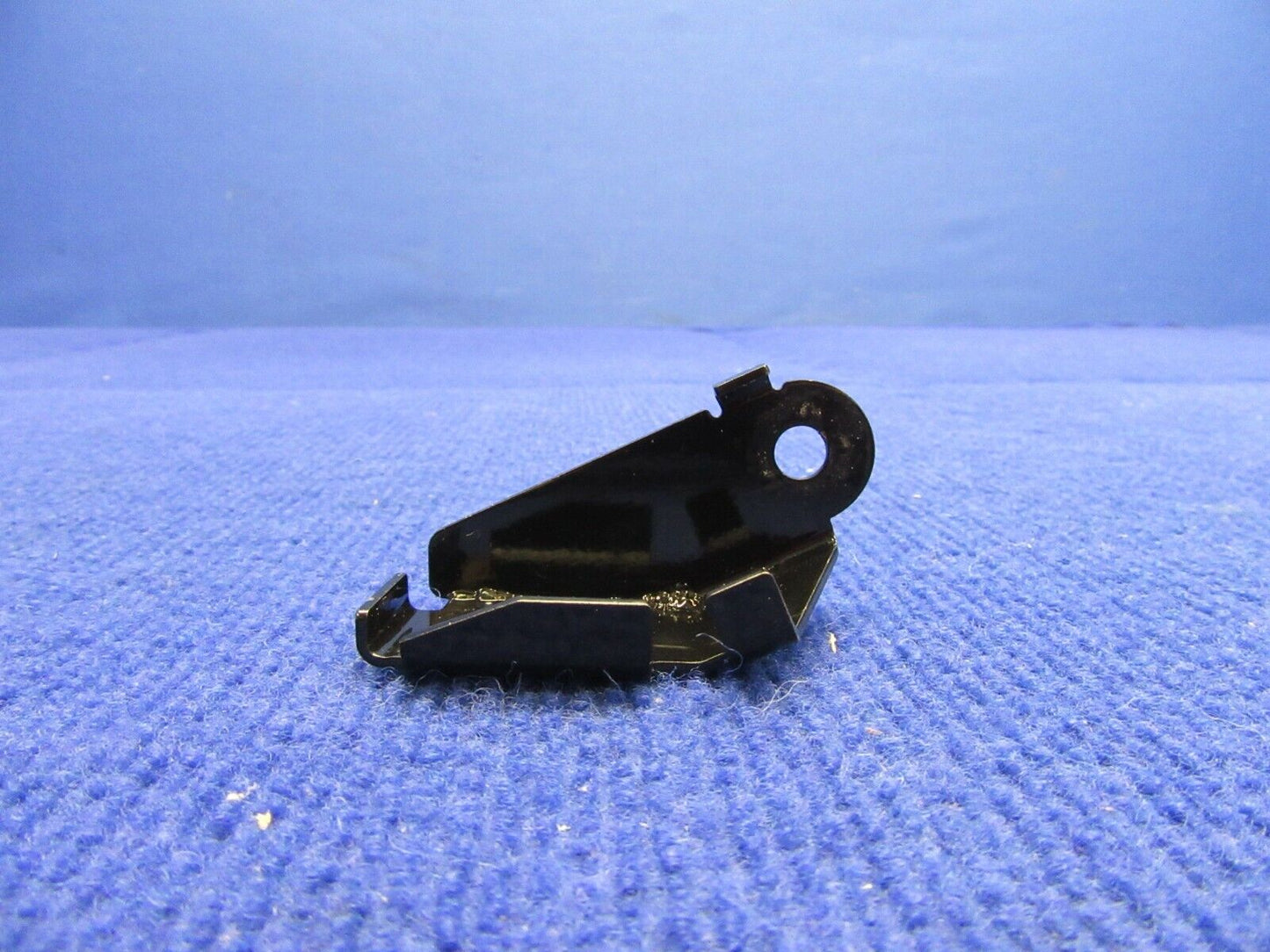 Cirrus SR-22 Door Catcher / Diverter LH P/N 17582-003 (1221-584)
