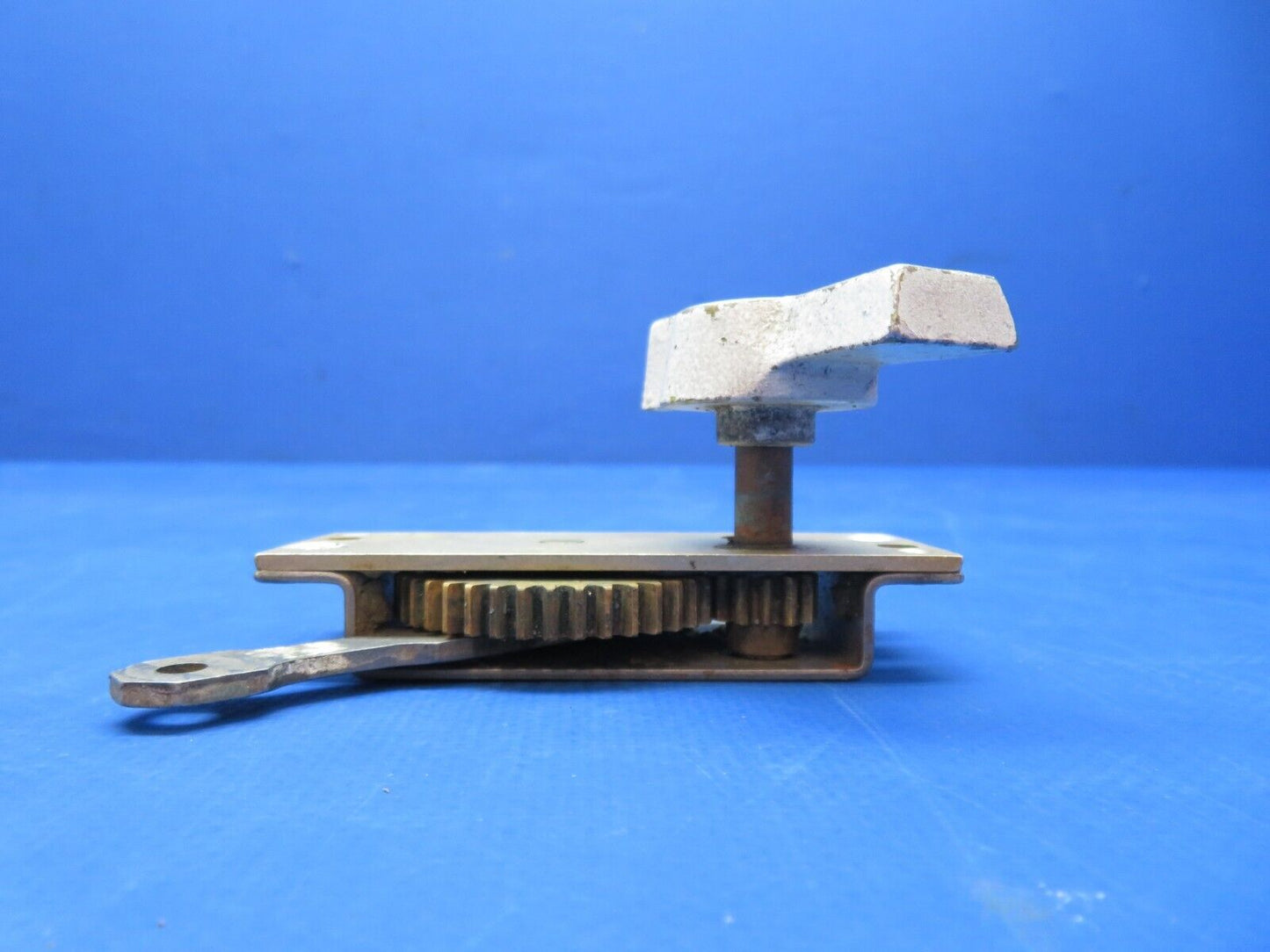 Cessna 310 / 310Q Airborne LH Gear Box Fuel Selector  P/N 5015104-3 (0823-622)