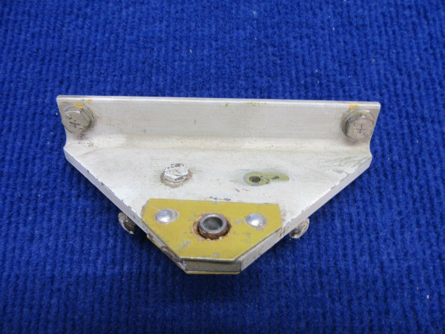 Piper PA-38-112 Tomahawk Rudder Hinge Lower 77605-02, 77605-002 (1221-389)