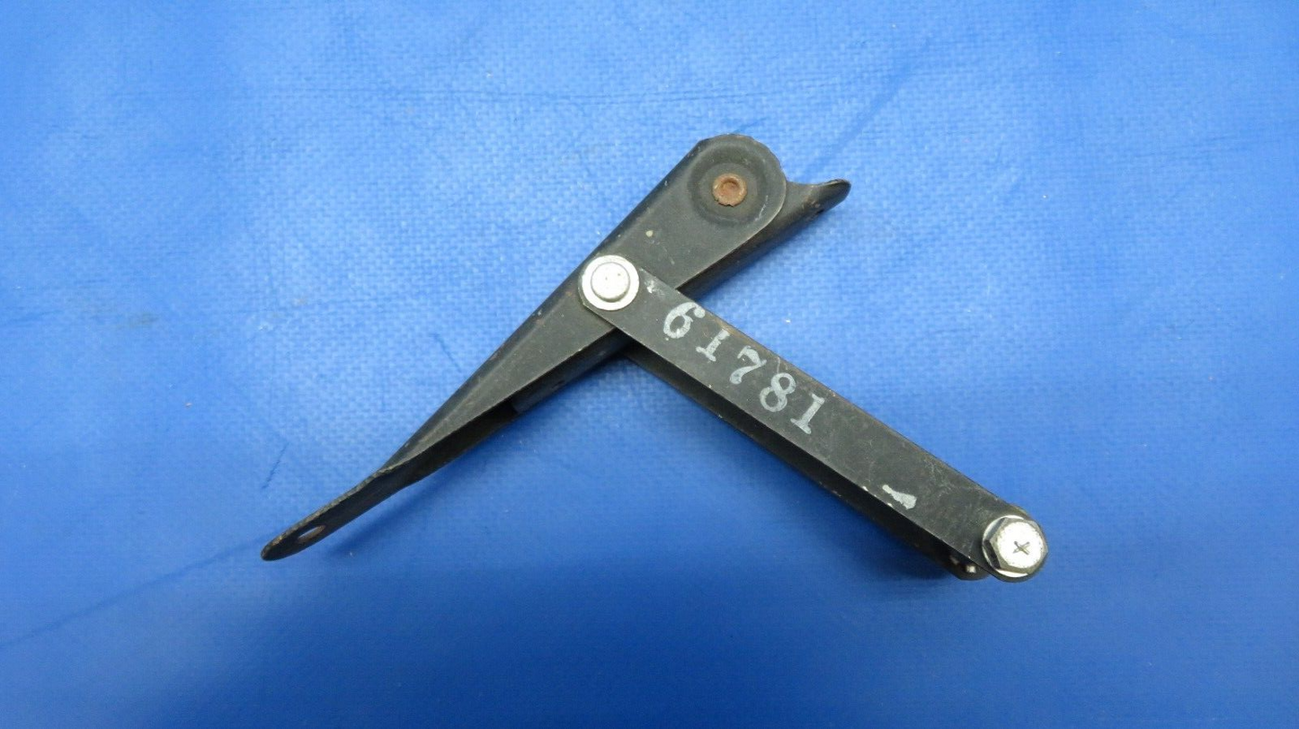 Piper PA-25 Latch Assy FWD Distributor Attachment P/N 61781-00 (0523-130)