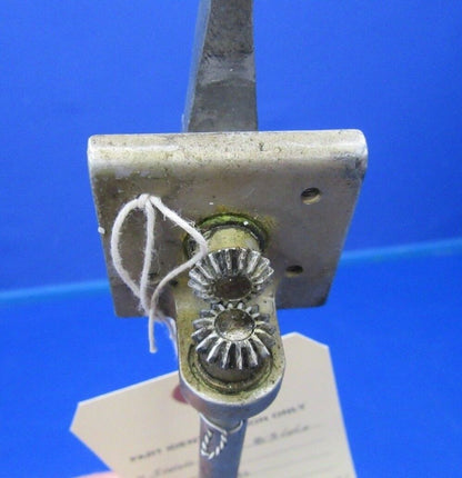Cessna 310 Fuel Selector Handle Torque Tube PN 0513107-4 & 0820000-17 (1118-105)