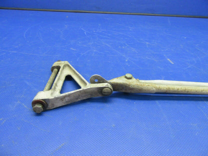 Beech 95-B55 Actuator & Link Landing Gear Door LH P/N 45-815003-3 (1121-310)