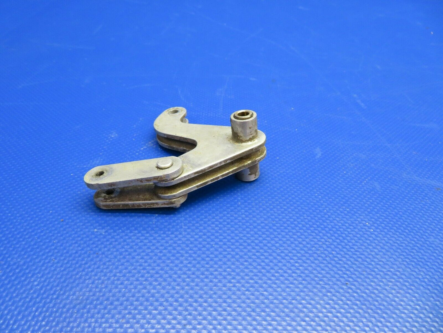 1960 Cessna 210 Bellcrank & Link Main Gear Door Uplock P/N 1241027-1 (0221-190)